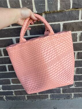 Thirty-One Signature Tote Bag NWOT Coral Peach Woven Faux Leather Set with Pouch